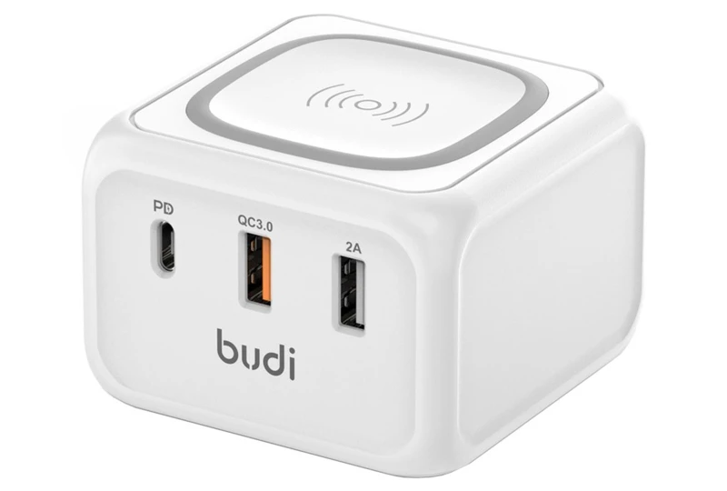 SEFIS wireless charging station with USB-C and 2x USB-A outputs for the car